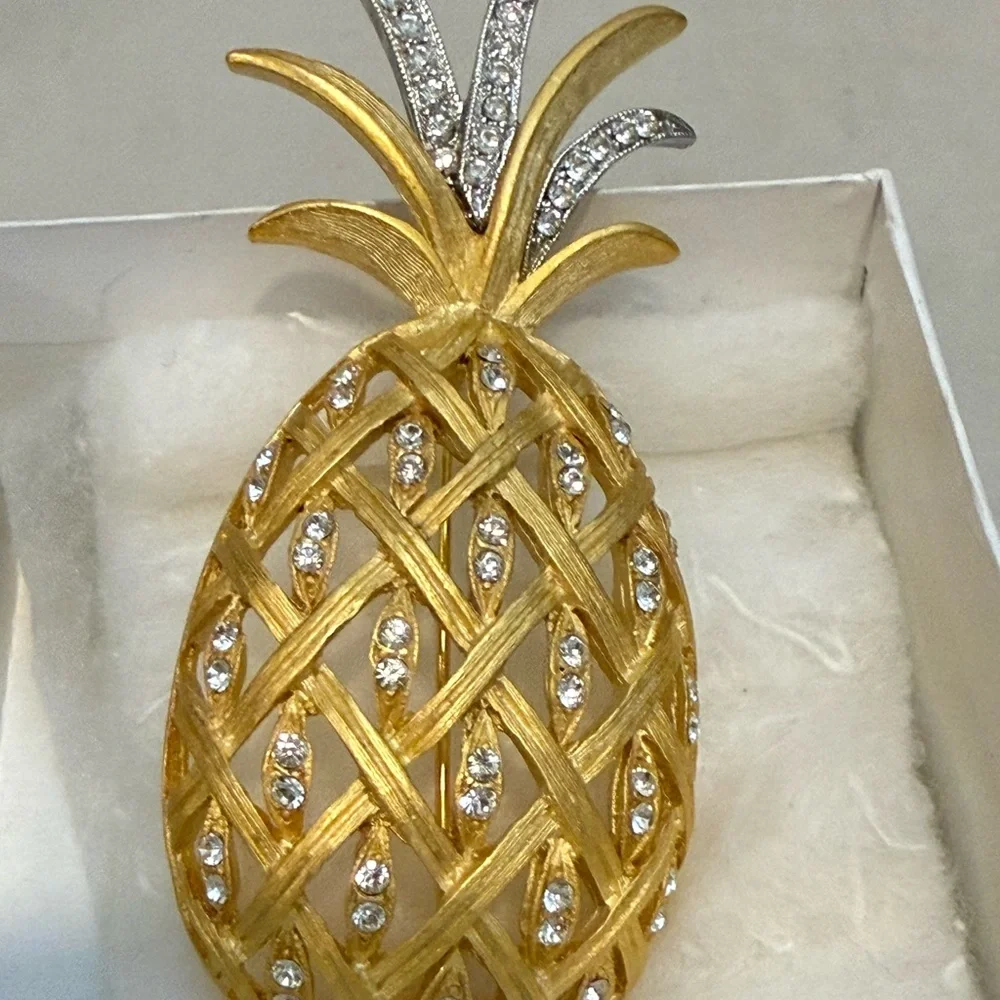 Vintage Gold Rhinestones Large Pineapple‎ Pin ~3” Brooch